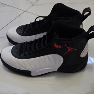 Size 10 Black and White Air Jordan JUMPMAN PRO Sneakers